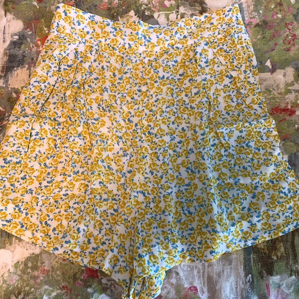 yellow floral shorts with tags